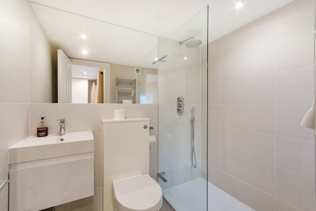 グラス ワンダー イン ソーホー - B