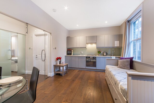 グラス ワンダー イン ソーホー - B