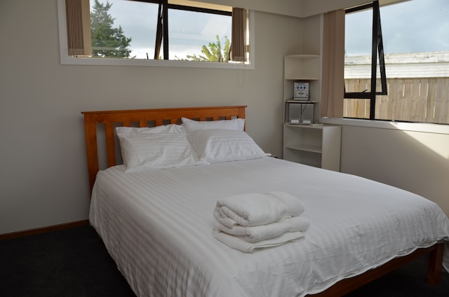 コージー ホーム イースト オークランド