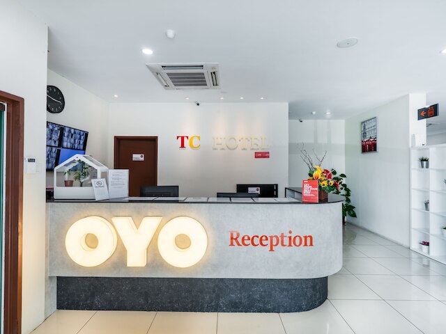 スーパー  OYO 326 TC  ホテル