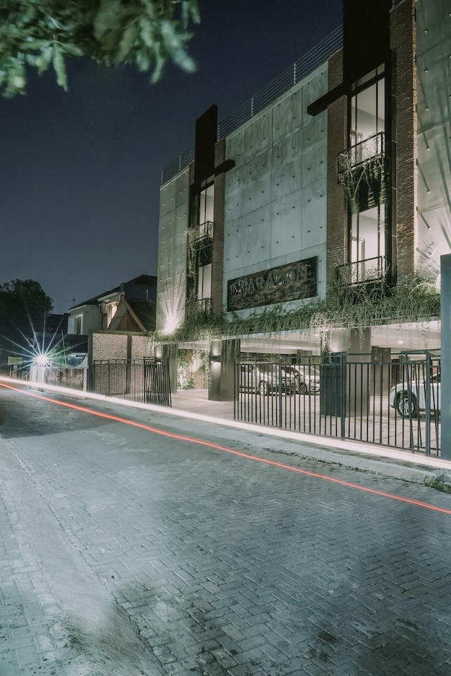 デ パラゴン ポグン B