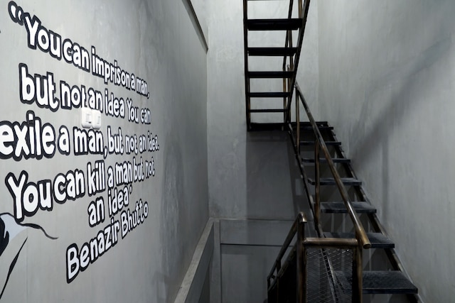 デ パラゴン ポグン B