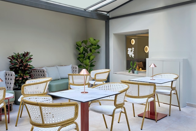 ゼウス エッセンス ウィンダム アテネス レジデンス