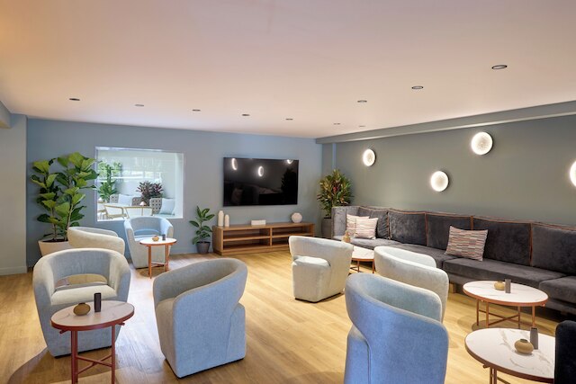 ゼウス エッセンス ウィンダム アテネス レジデンス