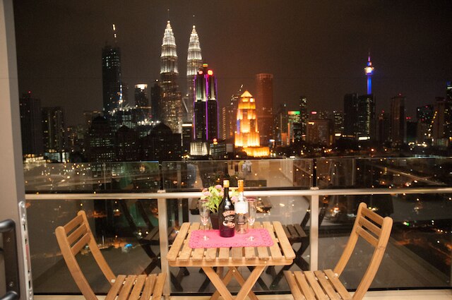 アパートメント アット セティア スカイ レジデンシズ