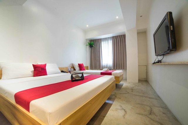 レッドドアーズ プラス アット ボニ アベニュー マンダルヨン