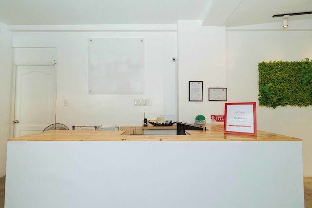 レッドドアーズ プラス アット ボニ アベニュー マンダルヨン