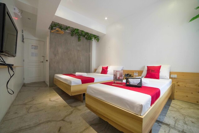 レッドドアーズ プラス アット ボニ アベニュー マンダルヨン