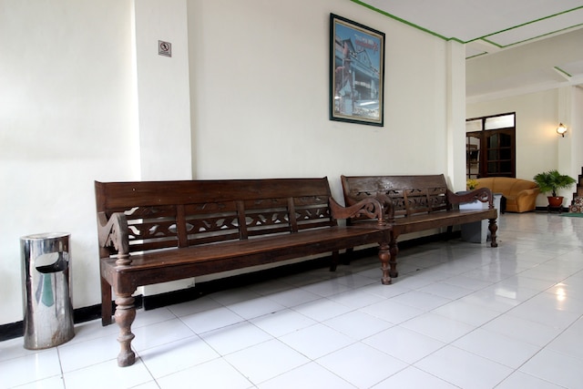 レッドドアーズ プラス シャリア ニア レンプヤンガン ステーション 3