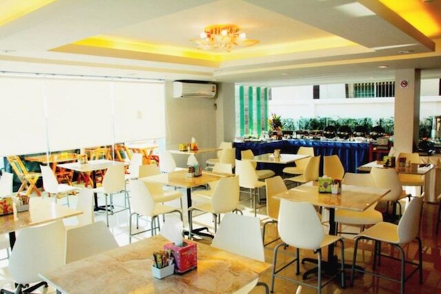 タートパノム リバー ビュー ホテル