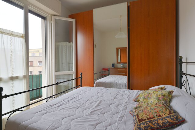 イーグル ビュー アパートメント