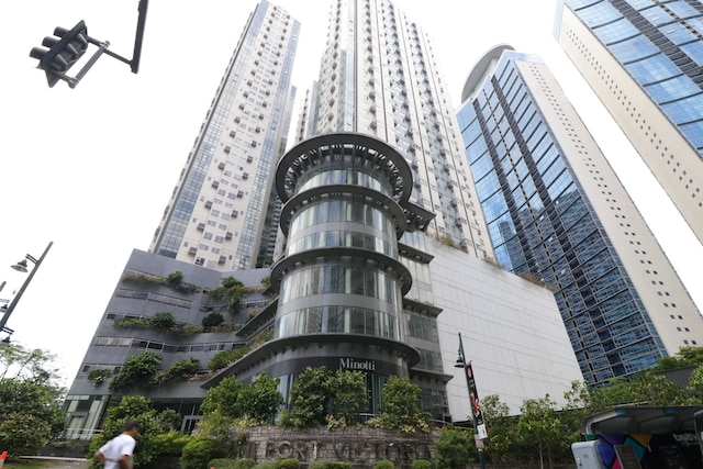 オアシス リージェンシー アット フォート ビクトリア BGC