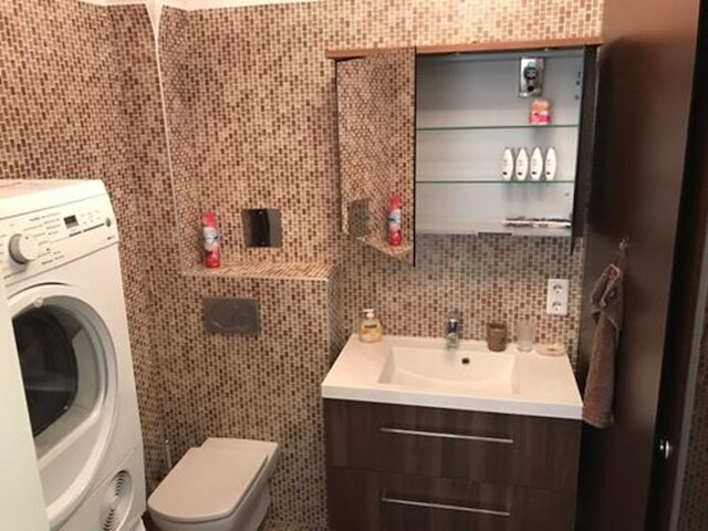 アパートメント 1010