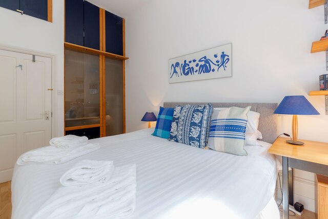 フィルビーチ バルコニー - 2 ベッド フラット イン アールズ コート