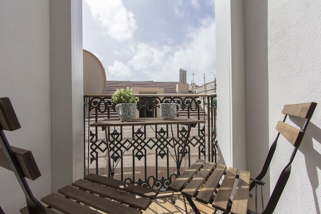 バイロ アルト スタイリッシュ バイ ホーミング