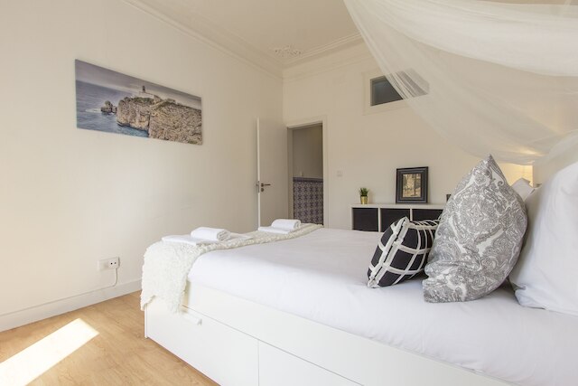 バイロ アルト スタイリッシュ バイ ホーミング