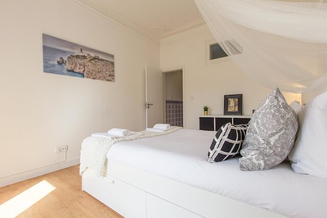 バイロ アルト スタイリッシュ バイ ホーミング