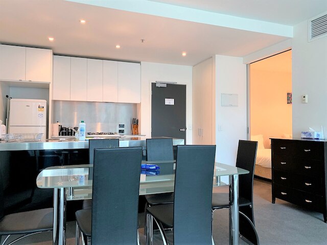 レアディセット アパートメンツ アット リバティ