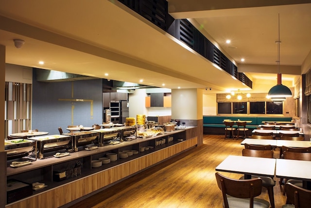 メトロ ホテル - ハワード グループ