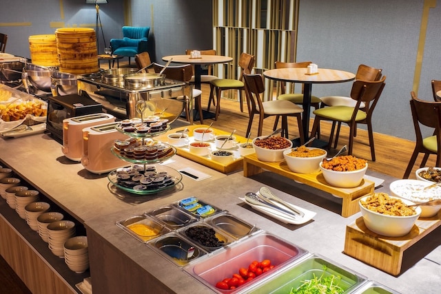 メトロ ホテル - ハワード グループ