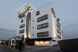 ホテル ジィニア滝野社