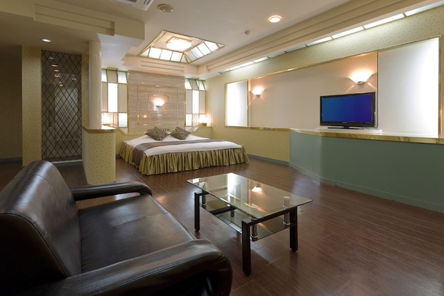 ホテル ジィニア滝野社