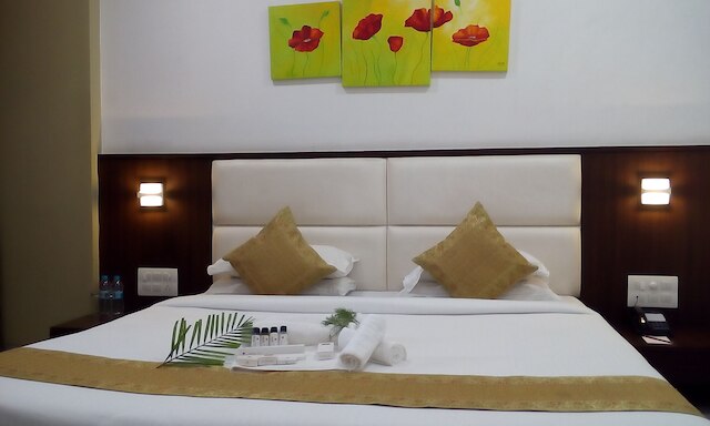 クリムソン パーク シュリプリヤ ホテル