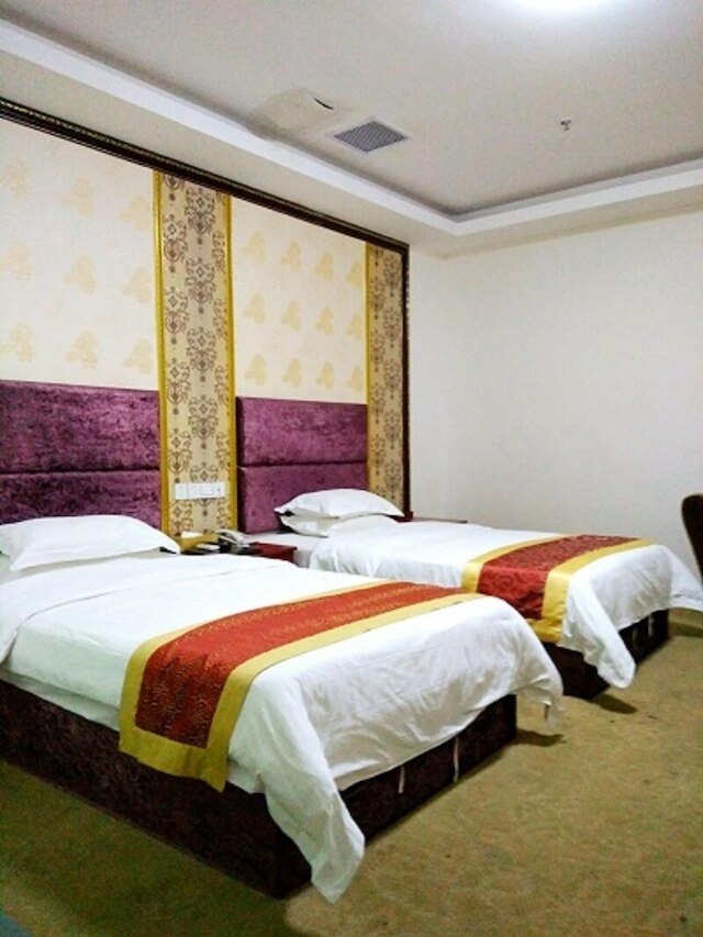 ジャアジョウ ホテル (佳州商務酒店)