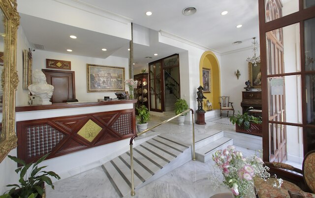 ベーシック ホテル プエルタ デ セビリャ