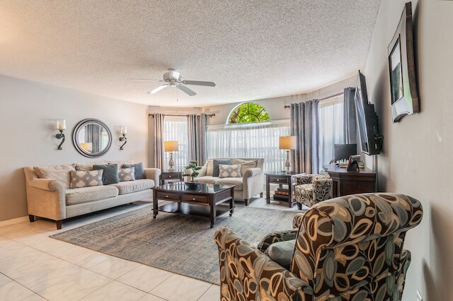 テーマパーク近く!ポッターズキャッスル!素晴らしい、3BR、8人用、プール付き!