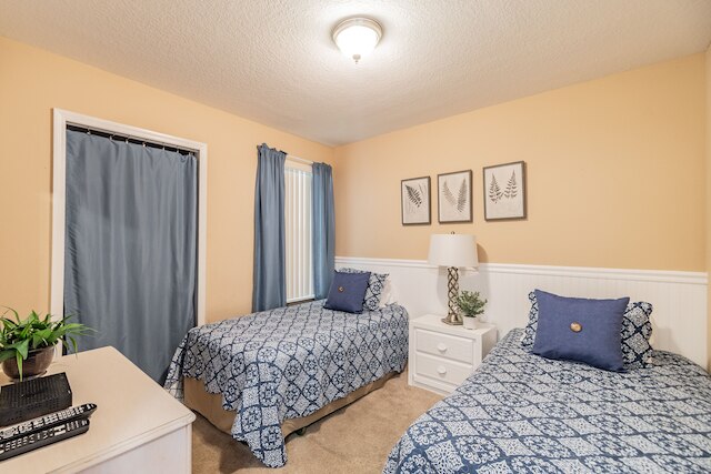 テーマパーク近く! 4BR、最大10人用!素晴らしい家、プール、パティオ付き!