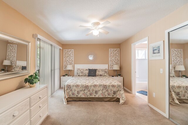 テーマパーク近く! 4BR、最大10人用!素晴らしい家、プール、パティオ付き!