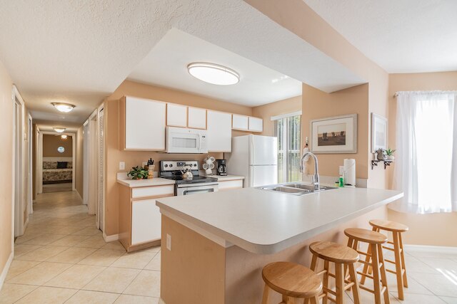 テーマパーク近く! 4BR、最大10人用!素晴らしい家、プール、パティオ付き!