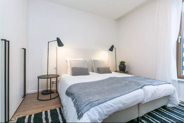 フローレス アパートメンツ ポト ジェカンコウ