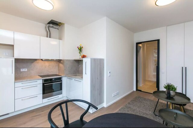 フローレス アパートメンツ ポト ジェカンコウ