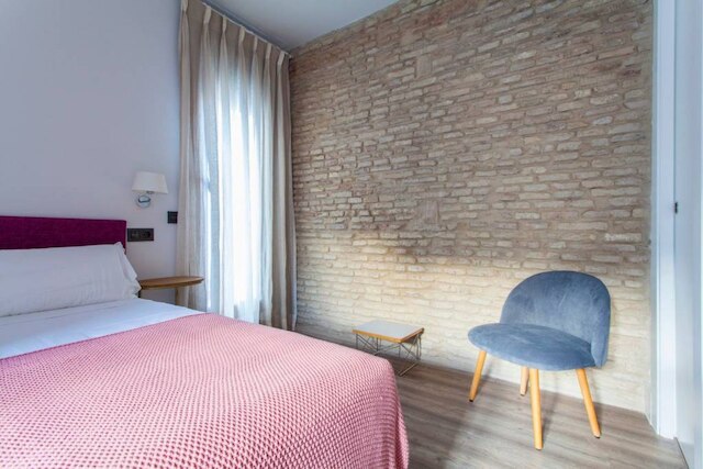 セビーリャ アルキラ アンプリオス アパルタメントス デュプレックス エン サン ベルナルド