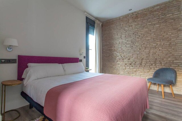 セビーリャ アルキラ アンプリオス アパルタメントス デュプレックス エン サン ベルナルド