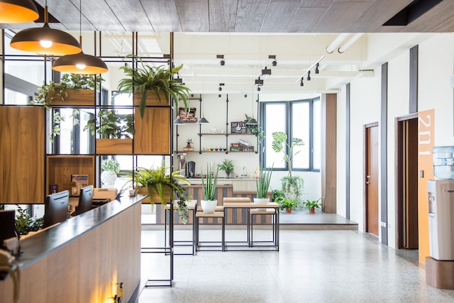 レインボー ホテル