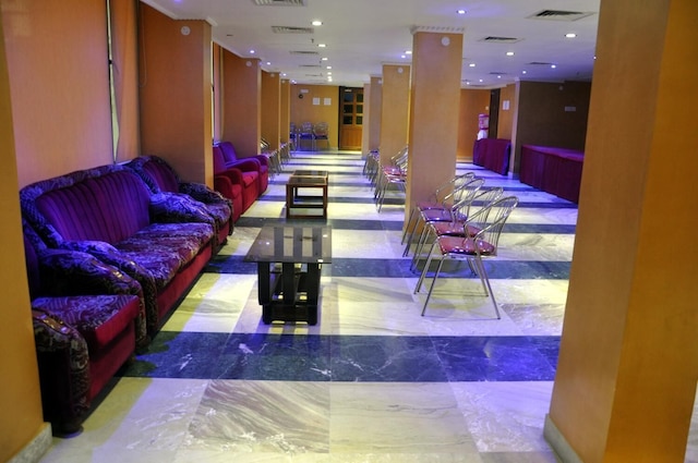 ファブホテル ラジ ダルバー