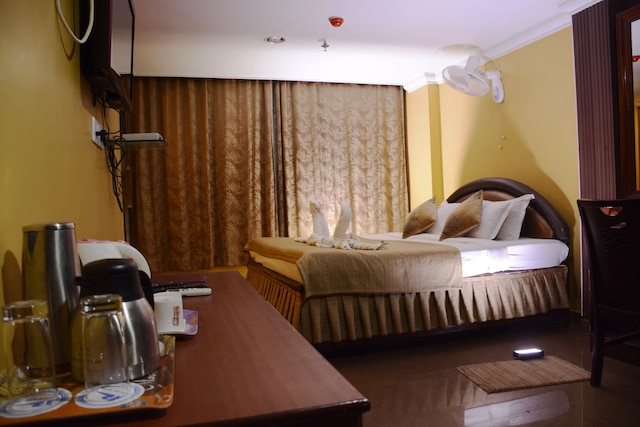 ファブホテル ラジ ダルバー