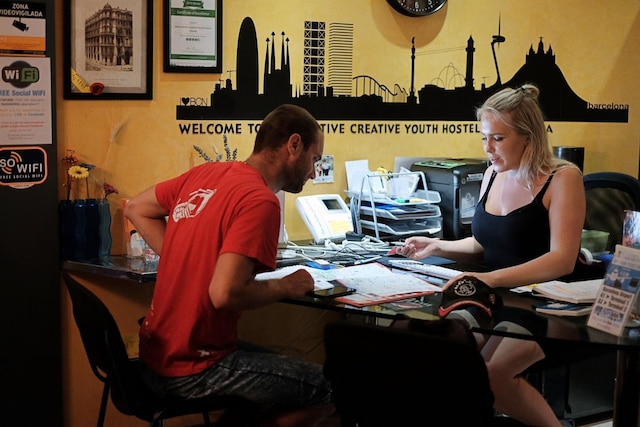オルタナティブ クリエイティブ ユース ホステル バルセロナ
