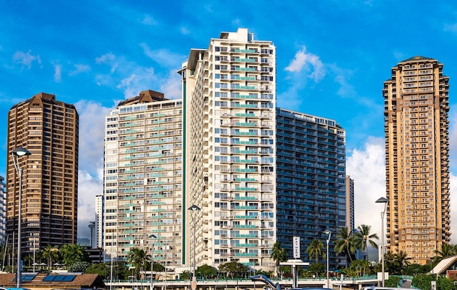 イリカイ バイ ルアナ ハワイ バケーション レンタルズ