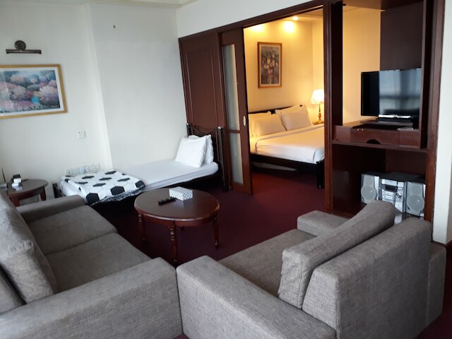 クール サービス スイーツ アット タイムズ スクエア