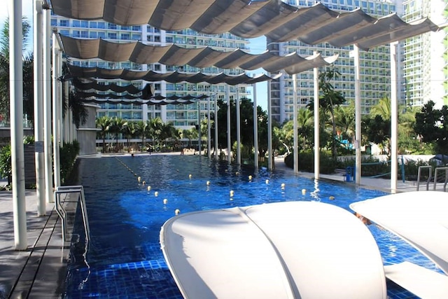 サントリーニ 1 ベッドルーム コンド アット アズール アーバン レジデンシズ