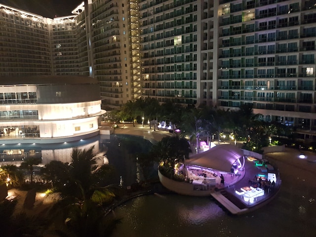 サントリーニ 1 ベッドルーム コンド アット アズール アーバン レジデンシズ