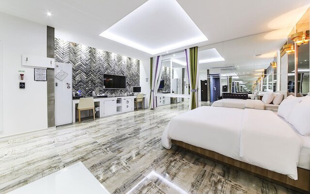 ベントレー ビジネス ホテル