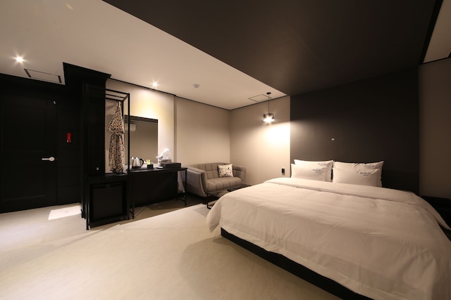 クポ ステーション アーモンド ホテル