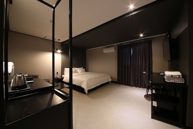 クポ ステーション アーモンド ホテル