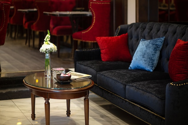 フローラ センター ホテル & スパ