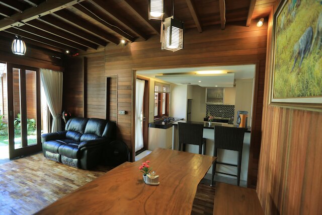 ラジャ ウッズ ヴィラ